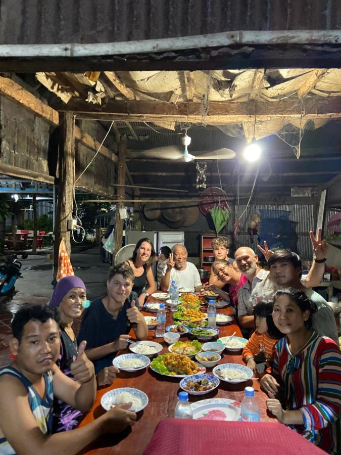 Lazy Mango Home Stay Phum Pouth ma Srei Buitenkant foto